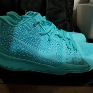 Nike Kyrie Irving iii 3